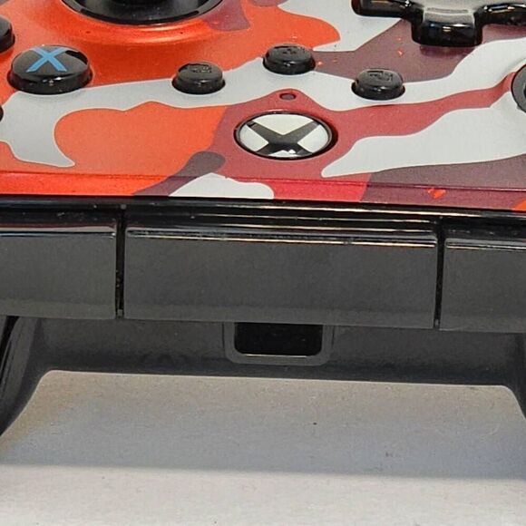 PowerA Red Camo Enhanced Xbox One Wired Controller Model-1518910-01 - Picture 4 of 5